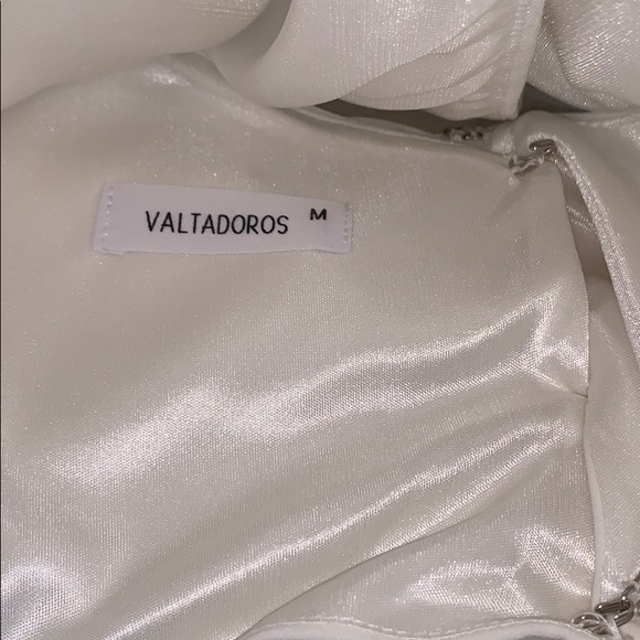 Cross HalterNeckTop wrapBelt and HighRise Shorts - Picture 11 of 12